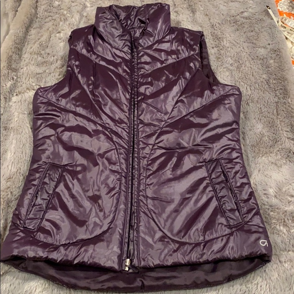 GapFit puffer vest